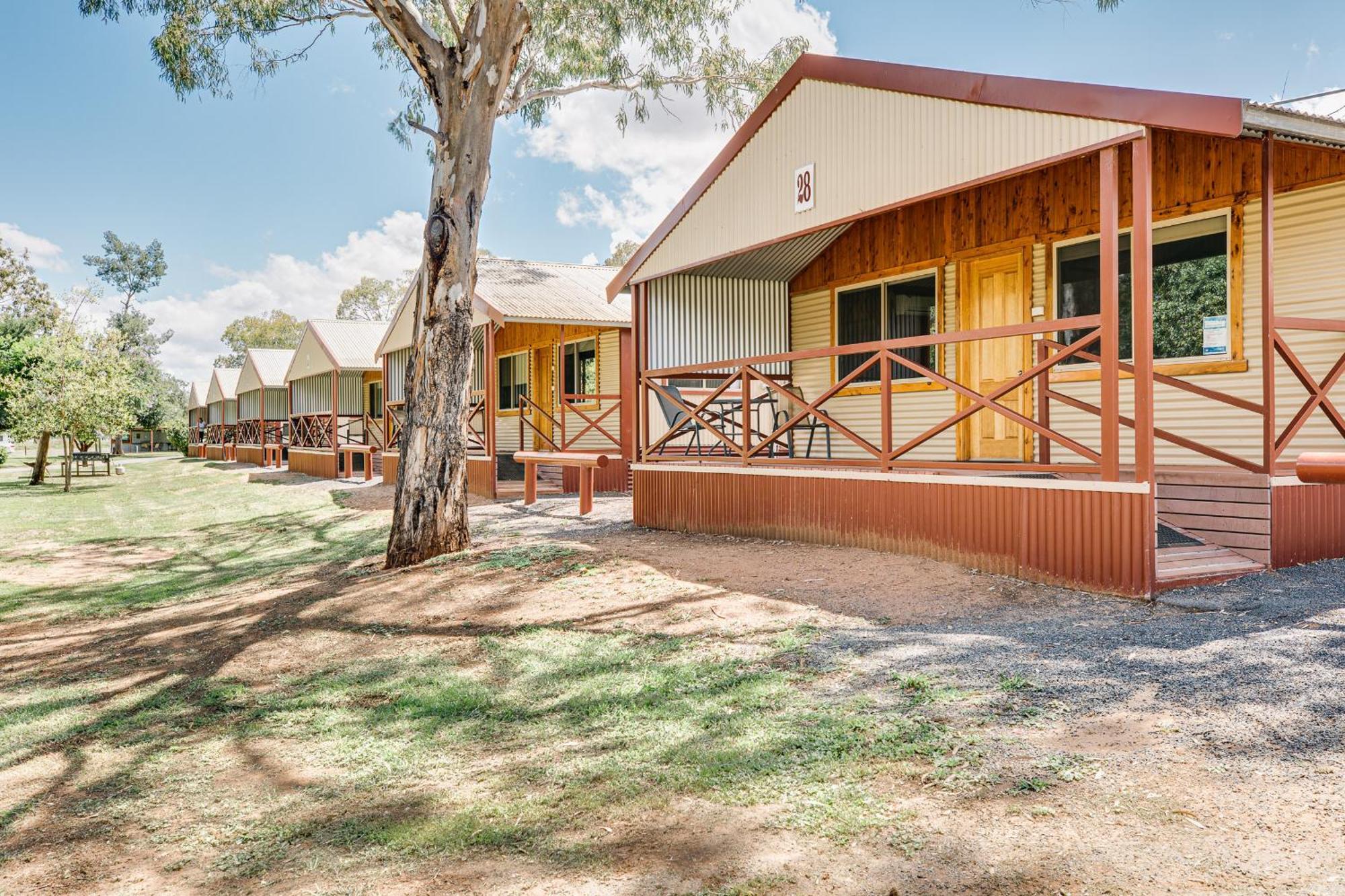 ホテル Nyngan Riverside Tourist Park エクステリア 写真